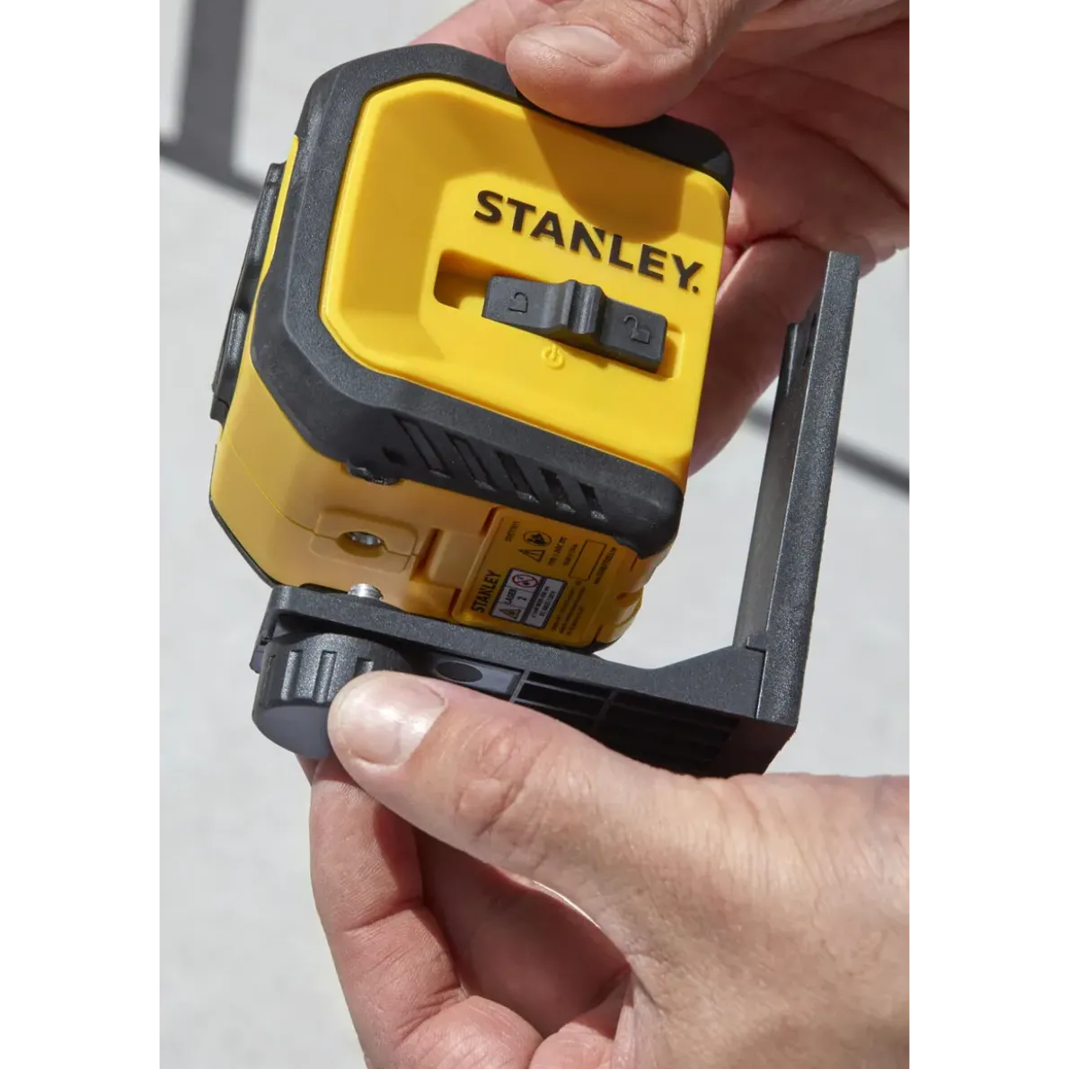 KRYSSLINJELASER STHT77611-0 RÖD 2XAA BATTERIER
